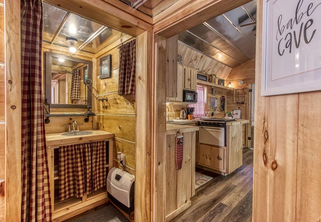 The Tiny Barn, 1089 Free Tickets Each Paid Day, Dollywood And More Sevierville Extérieur photo